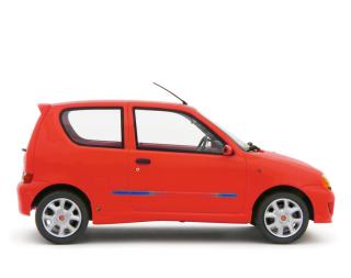 Fiat Seicento Sporting Abarth 1998 Rosso Laudoracing 1:18 Resinemodell (Türen, Motorhaube... nicht zu öffnen!)